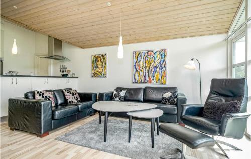 Nr. Lyngby Strand House | Delightful Home in Lkken with Pool and Kitchen Access
