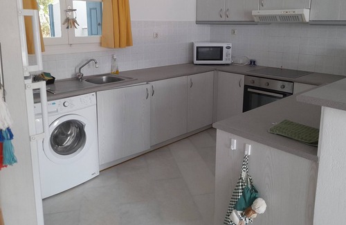 Agkidia House | Cozy Holiday Home in Naxos with Shared Garden & Wi-Fi