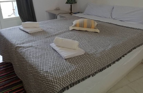 Agkidia House | Cozy Holiday Home in Naxos with Shared Garden & Wi-Fi