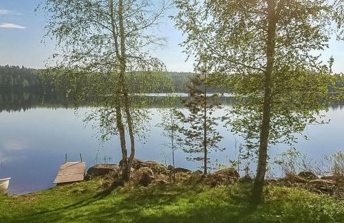 Kitula House | Cozy Holiday Home Tuomaantupa with Hot Tub & Pet-Friendly