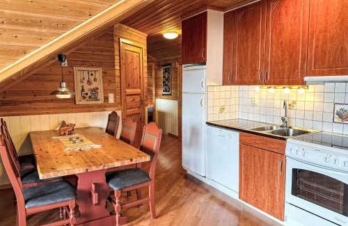 Balestrand House | Oceanfront Holiday Home Tussviki - Guest Rated 10/10