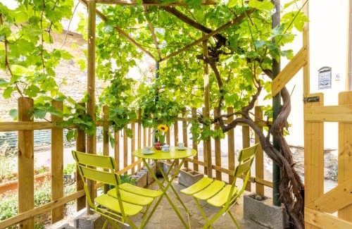Pietrabruna House | Cozy Holiday Home U Murina for Family Getaways