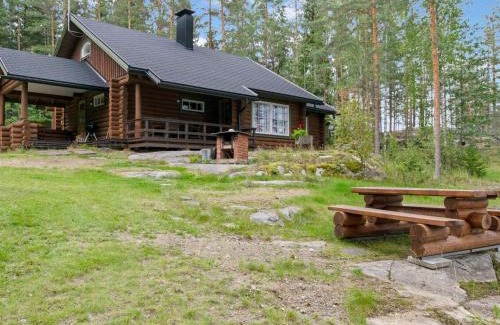 The Lakelands House | Family-Friendly Holiday Home Ulappa by Interhome Awaits
