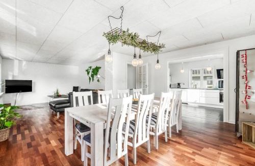 Thyboron House | Holiday Home Ullakarin: Family-Friendly Retreat by the Sea