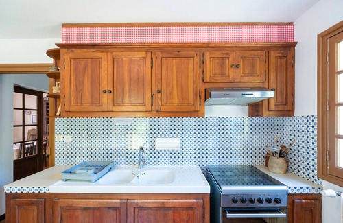 Sare House | Cozy Usoak Holiday Home with Mountain View & Private Terrace
