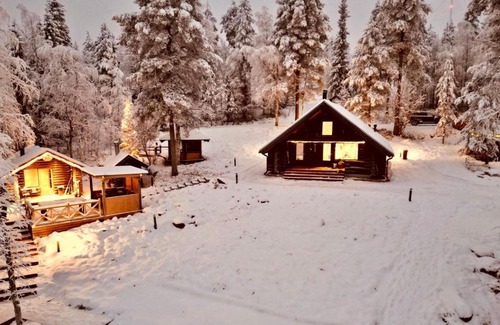 Rovaniemi House | Exceptional Holiday Home Vanttausranta with Hot Tub