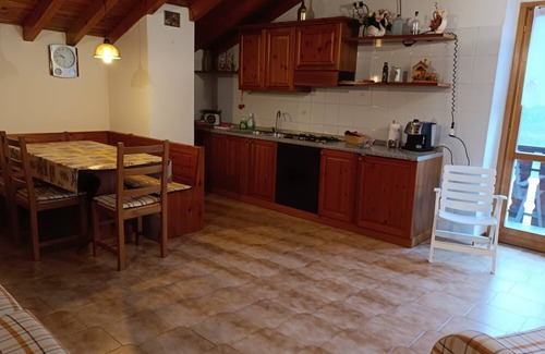 Vendrogno House | Holiday Home 'Vendrogno' with Mountain View, Private Garden and Wi-Fi