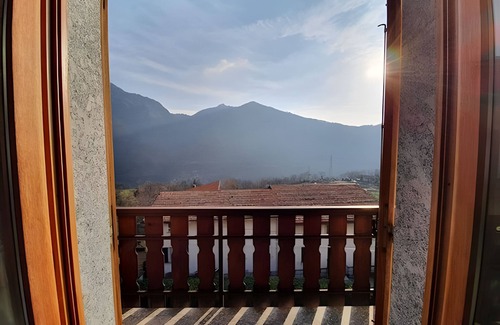 Vendrogno House | Holiday Home 'Vendrogno' with Mountain View, Private Garden and Wi-Fi