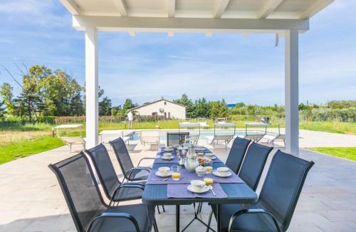 Cecina House | Relax at Holiday Home Veronica - Family and Pet Friendly