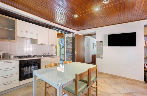 Crabbia House | Holiday Home 'Vicolino' with Balcony and Wi-Fi