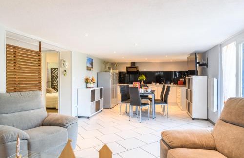 Mimizan House | Welcoming Holiday Home Vigon with Pet-Friendly Amenities
