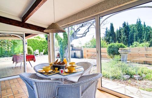 Moissac-Bellevue House | Holiday Home Villa Datcha by Interhome