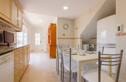 Canet de Mar House | Holiday Home 'Villa Grau' with Sea View, Wi-Fi and Air Conditioning