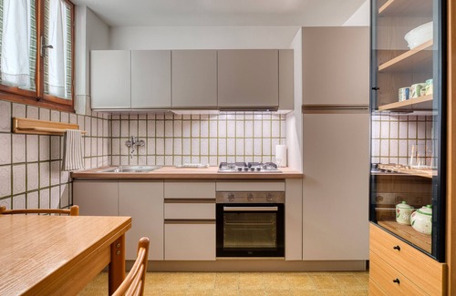 Monteluco House | Villa Marta: Scenic Mountain Views & Relaxing Shared Garden