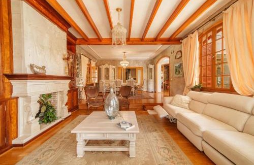 Es Pelats House | Cozy Holiday Home Villa Munar I - Family-Friendly Retreat