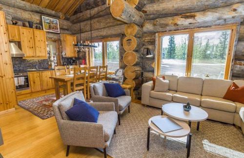 Rukatunturi House | Family-Friendly Holiday Home Villa Saaruli with Hot Tub