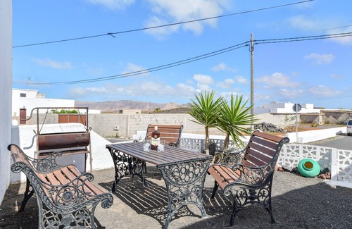 Soo House | Cozy Villa Soo Famara: Ocean View, Wi-Fi & Terrace