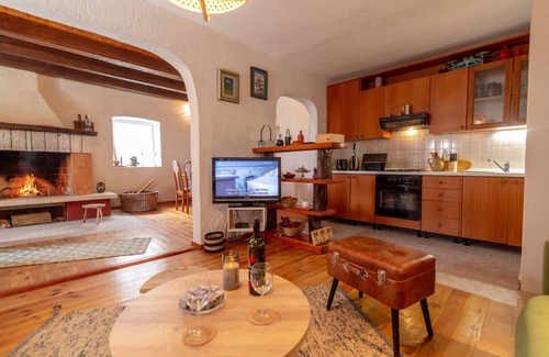 Cista Provo Villa | Discover Vintage Holiday Home in Makarska - Family Friendly