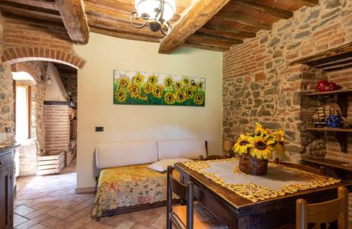 Montorgiali House | Family-Friendly Holiday Home Vittorio with Pet Amenities
