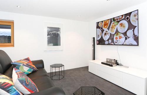 Parpan House | Experience Unmatched Comfort at Holiday Home von Capeller