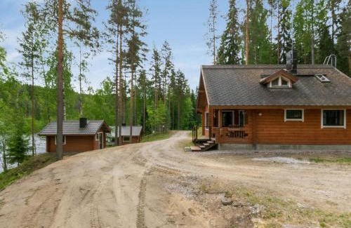 Enonkoski House | Family-Friendly Holiday Home Vuorilahti with Hot Tub