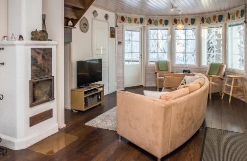 Rukatunturi House | Family-Friendly Holiday Home Vuosselinhovi with Top Rating
