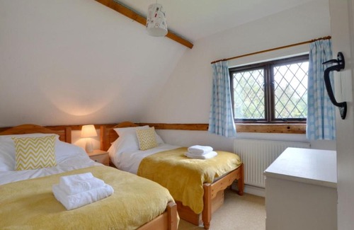 Warbleton House | Inviting Holiday Home Warbleton Manor: Perfect for Families