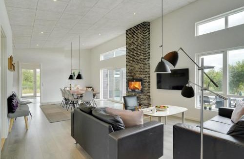 Skaven Strand House | Cozy Holiday Home Weike Near the Inlet in Western Jutland
