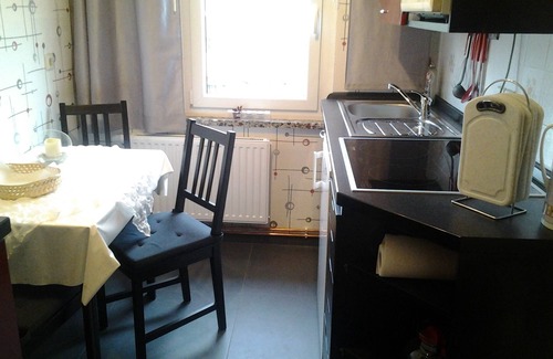 Neustadt House | Guest Rated 10/10 Holiday Home 'Werner' with Terrace & Wi-Fi