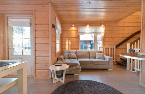 Yllas House | Elegant Holiday Home White Dream with Hot Tub & Family Focus