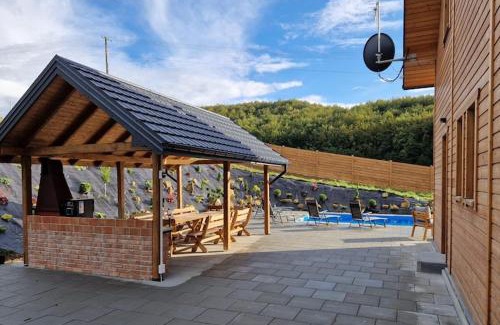 gmina Iwierzyce House | Holiday Home Wi niowa with Pool and Nature, cleaning included