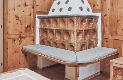 Sankt Leonhard im Pitztal House | Pet-Friendly Holiday Home Wiese with Cozy Fireplace