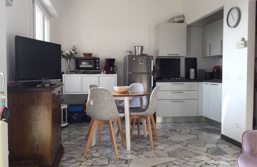 Agra House | Embrace Nature at Holiday Home on Lake Maggiore