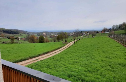 Semic House | Scenic Holiday Home Offering Spa and Breakfast Amenities