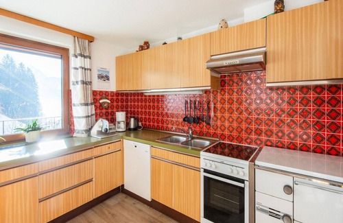 Hainzenberg House | Scenic Holiday Home with Breathtaking Views & Family Amenities