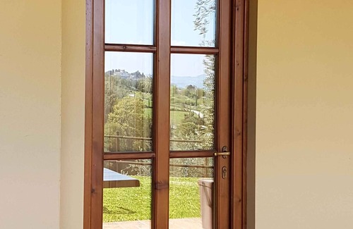 Gambassi Terme House | Beautiful Holiday Home with Pool and Garden Retreat