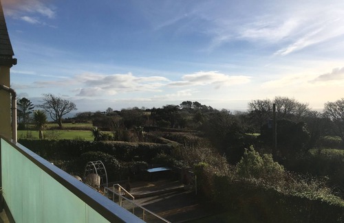 Tenby House | Heated Pool & Hot Tub Retreat with Ocean View - Rated 10/10