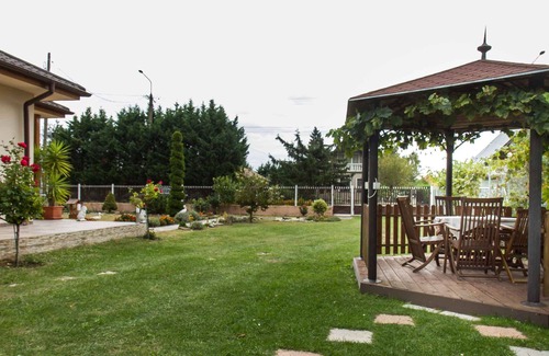 Balatonboglar House | Cozy Retreat with Lake View, Spa & Modern Amenities
