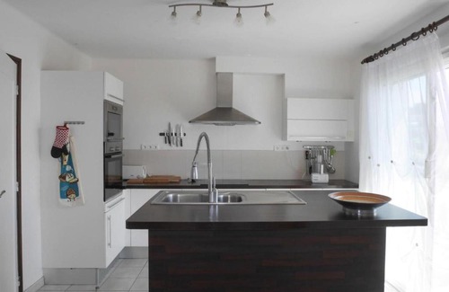 Saint-Nic House | Cozy Holiday Home with Jacuzzi and Sea Views in St Nic-Pentrez