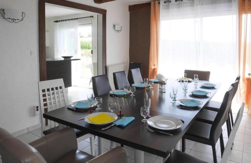 Saint-Nic House | Cozy Holiday Home with Jacuzzi and Sea Views in St Nic-Pentrez