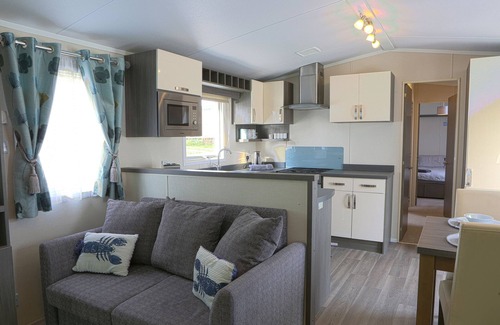Hamworthy House | Seaside Retreat with Panoramic Views and Pool Access