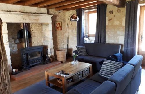 Bertric-Buree House | Relaxing Holiday Home with Pool in Verteillac