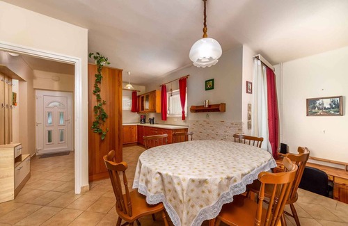 Fonyod House | Ideal Holiday Home with Pool, WiFi & Pet-Friendly Amenities