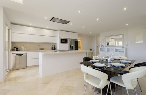 Ojen House | Modern Holiday Home with Private Pool and Sea Views