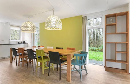 Midlaren House | Relaxing Holiday Home with Sauna in Idyllic Park Setting