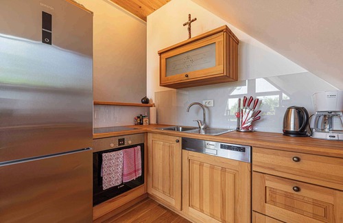 Srednje Grcevje House | Relaxing Holiday Home with Sauna and Wine Cellar Escape