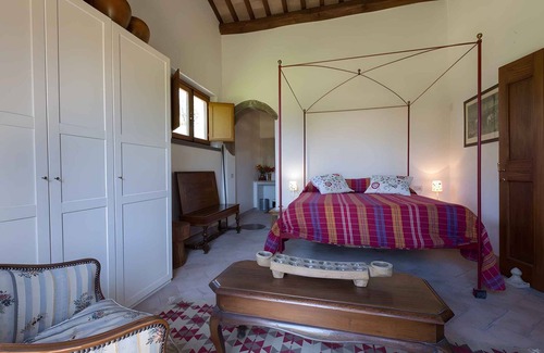 Tuscania House | Inviting Holiday Home with Garden and Pet-Friendly Options