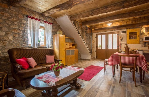 Polje House | Cozy Holiday Home with Terrace in Peaceful Location