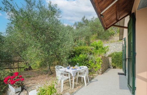 Sestri Levante House | Cozy Holiday Home Zia Maria: Family-Friendly Getaway