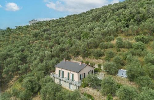 Sestri Levante House | Cozy Holiday Home Zia Maria: Family-Friendly Getaway